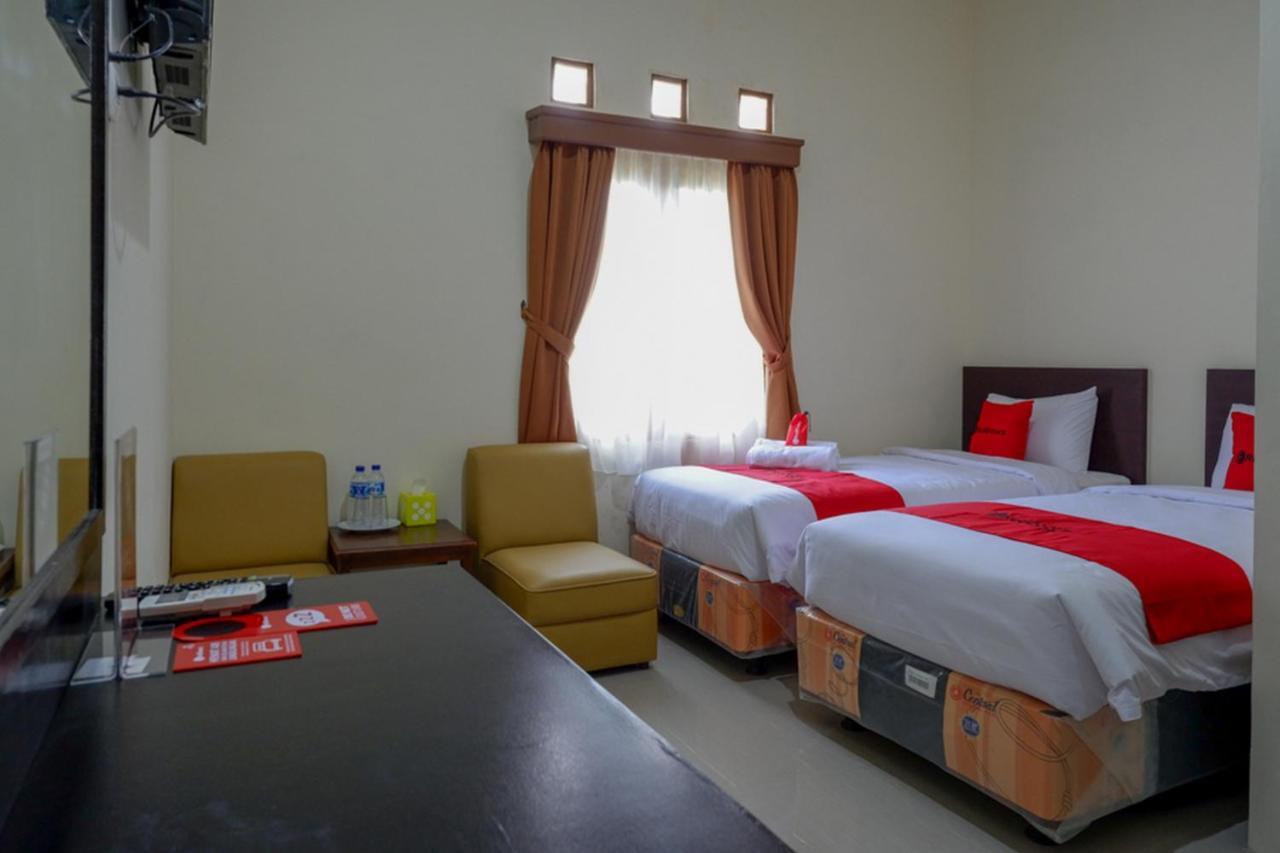 Reddoorz Near Stadion 45 Karanganyar Karanganyar  Exterior foto